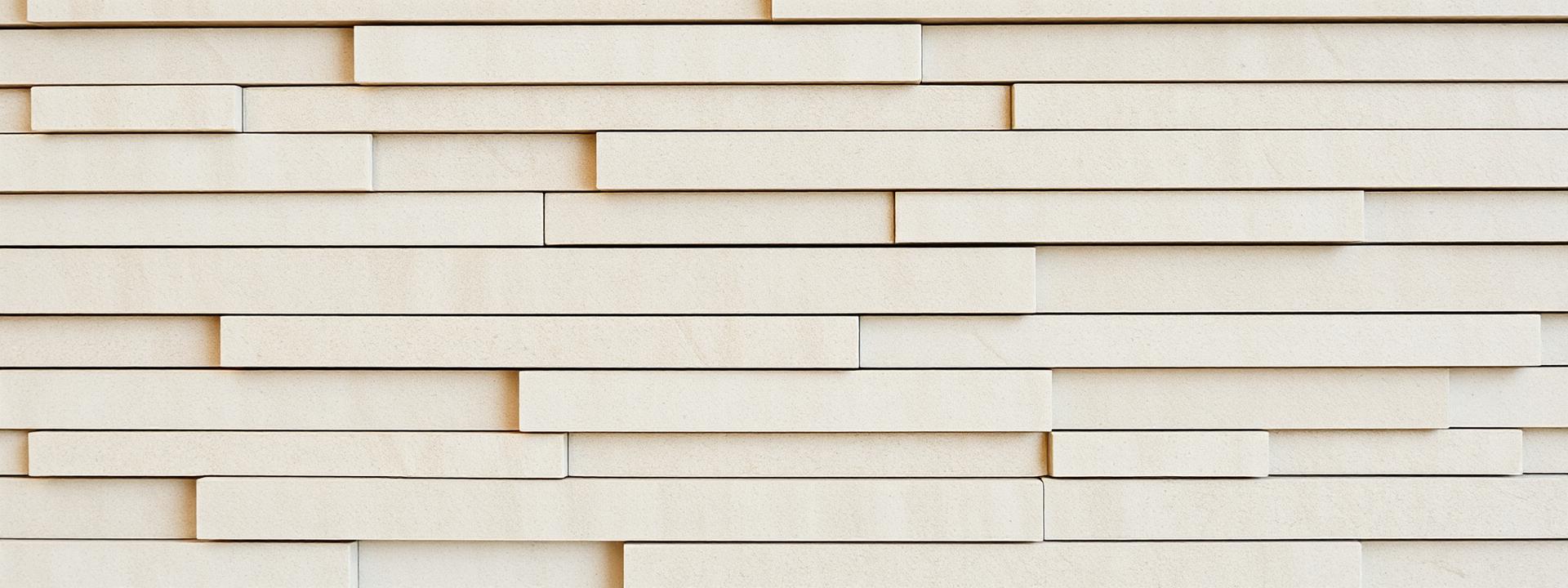 Detail materiálu — vrstvený kameň